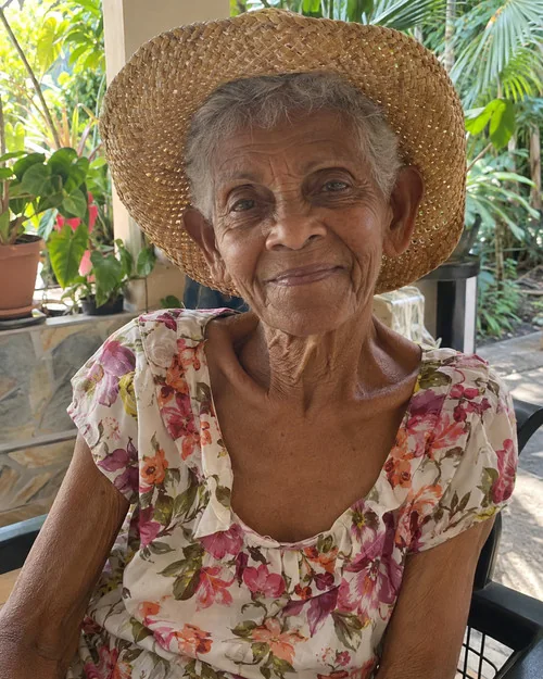 Odile, 68 ans à Saint-Paul (La Réunion)