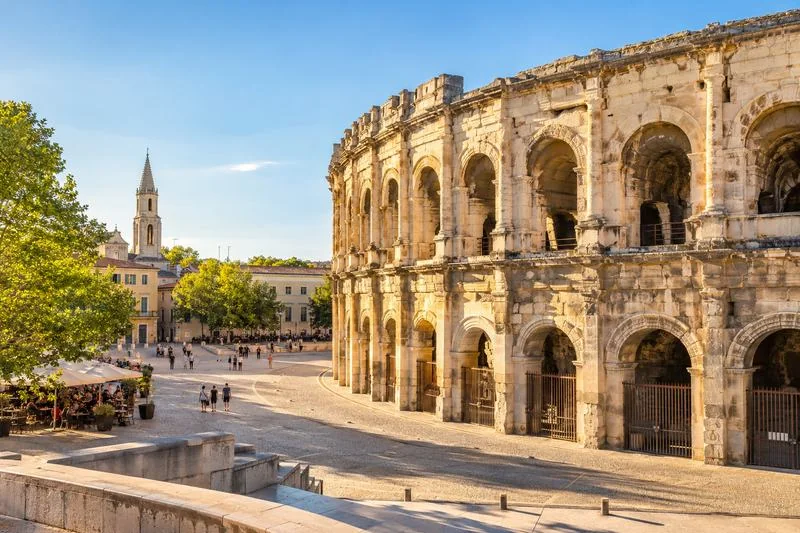 Nîmes